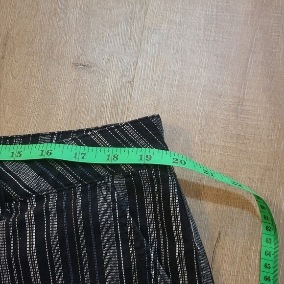 Ana Stitched Striped Shorts Size 18 - Picture 6 of 6
